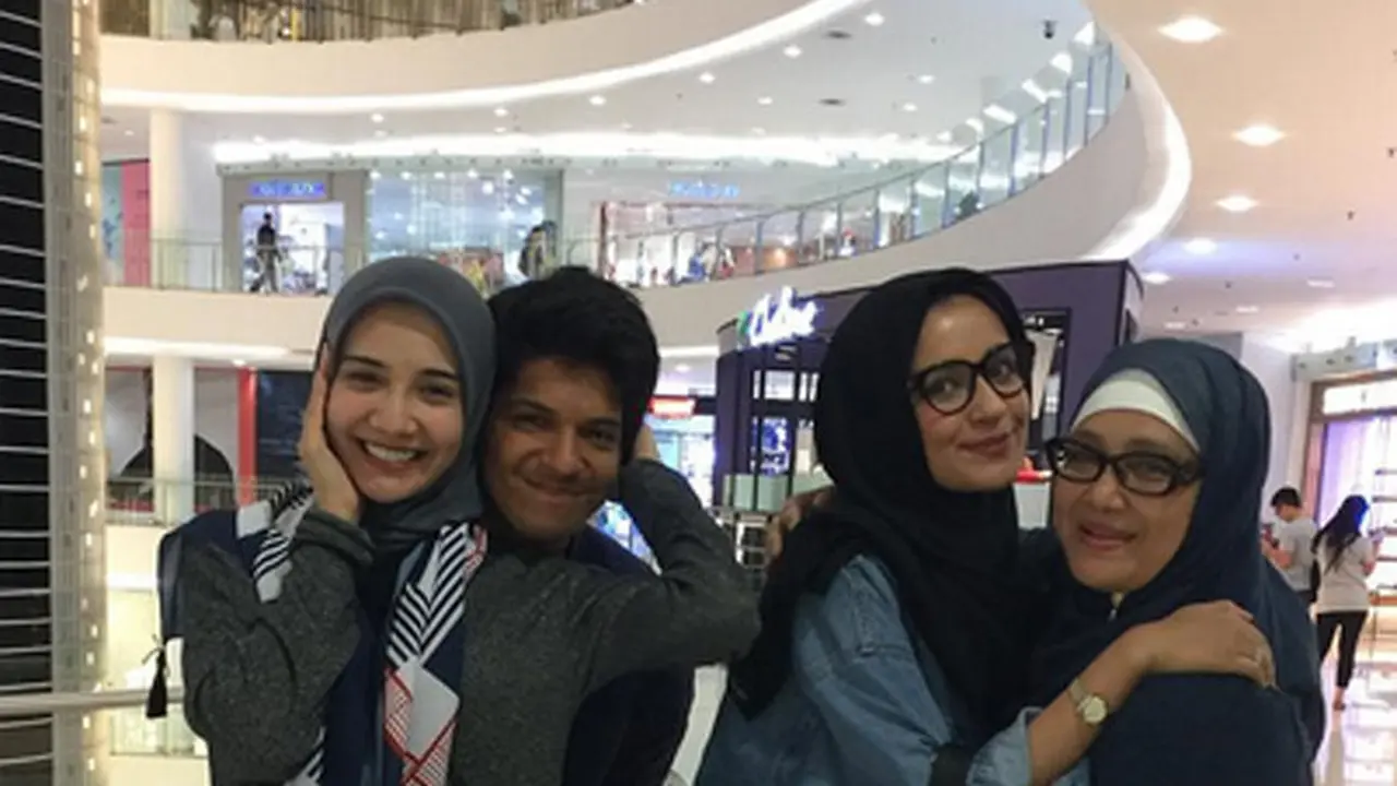 [Bintang] Shireen Sungkar dan Teuku Wisnu