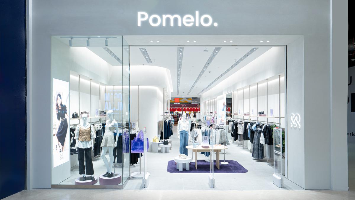 Pengalaman Belanja Fashion Makin Lengkap dan Nyaman di Store Pomelo