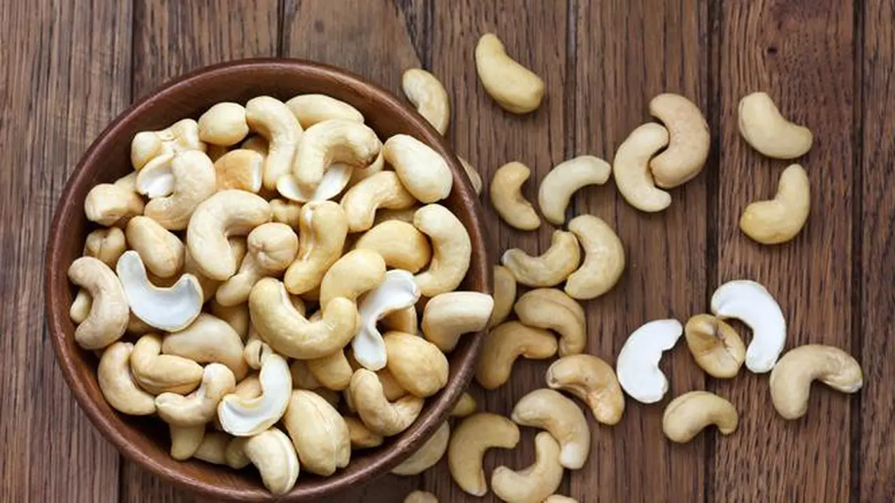 Ilustrasi kacang mete (iStockphoto)