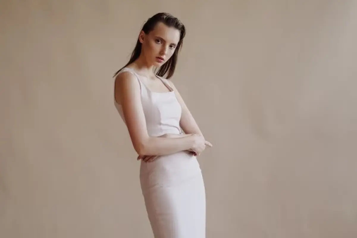Ilustrasi Model Baju Pesta Simpel Tapi Elegan (credit: bristekjegor/freepik)