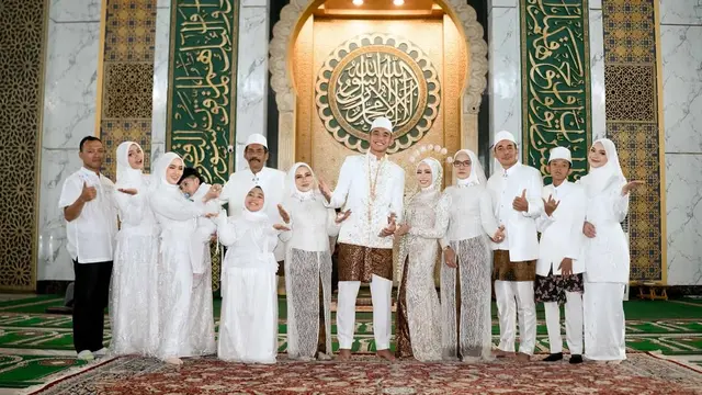 Akad Rizky Ridho di Masjid Al Akbar Surabaya (Foto: Instagram @rizkyridhoramadhani)