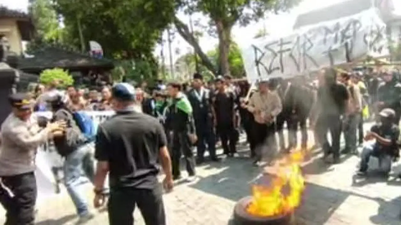 Unjuk Rasa Aliansi Mahasiswa Salatiga Menggugat Memanas, Ini Tuntutan Aspirasi Demonstran