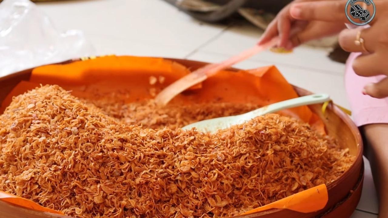 Bermula dari Modal Rp300 Ribu, Perempuan Ini Sukses Buka Bisnis Bawang Goreng hingga ke Luar Negeri