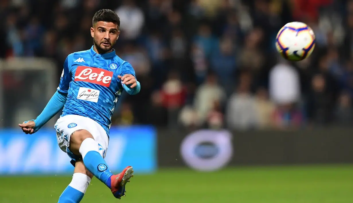 Terlebih Winger 163 cm tersebut memiliki tendangan yang kencang dan akurat. Kemampuan yang tidak banyak dimiliki oleh pemain cepat dan mungil. (AFP/Miguel Medina)