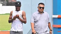Sudah Tiba di Mes, Israel Wamiau Urung Teken Kontrak dengan Arema
