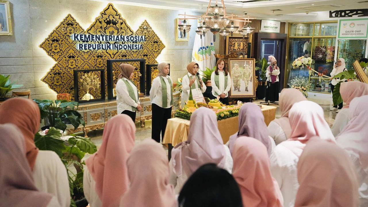 Fatma Saifullah Resmikan Galeri DWP Kemensos