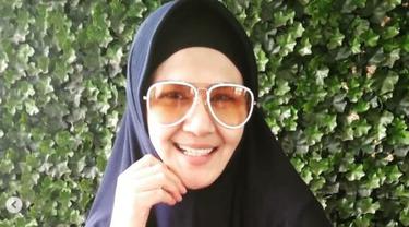 Gara Gara Rokok Kanker Ria Irawan Kambuh News Entertainment Fimela Com