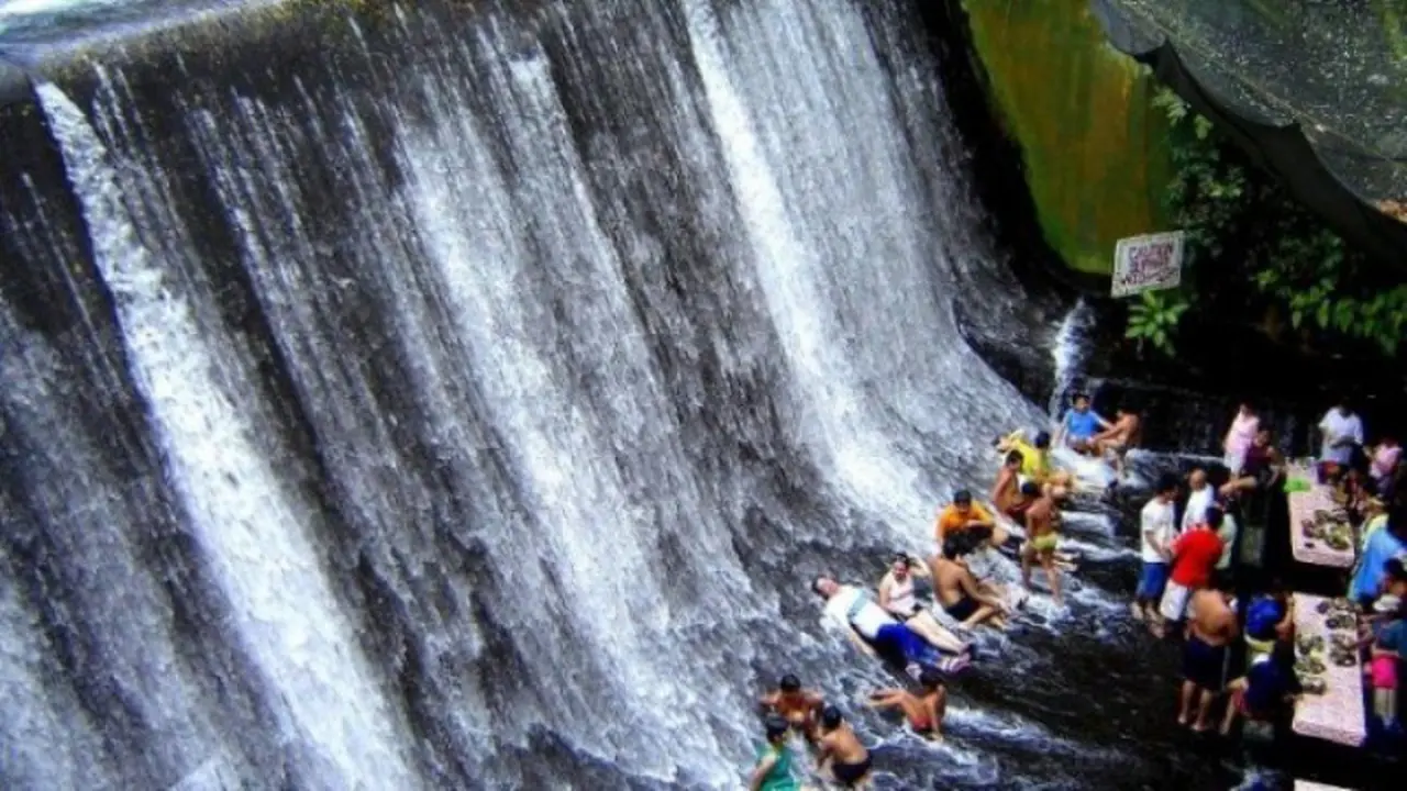 [Bintang] Restoran Air Terjun