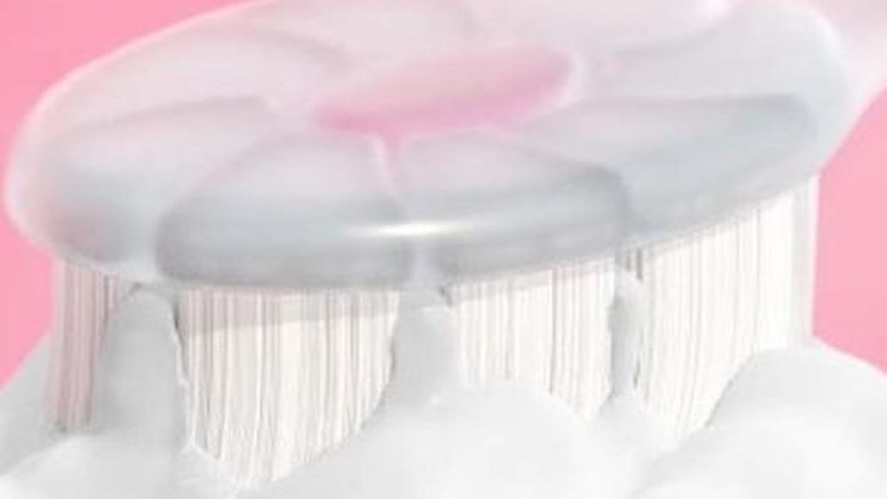 <b>Colgate Cushion Clean Toothbrush</b>