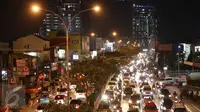 Kendaraan terjebak kemacetan di Jalan Margonda Raya, Depok, Sabtu (1/10). Berdasarkan data Direktorat BTSP Perhubungan Darat, Depok menjadi kota peringkat kelima termacet se-Indonesia dengan kecepatan rata-rata 21,4 km/jam (Liputan6.com/Immanuel Antonius)