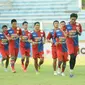 Arema Cronus akan berangkat dari Malang menuju Bali untuk melakoni pertandingan perebutan peringkat ketiga Piala Presiden 2015, Kamis siang (15/10/2015). (Bola.com/Kevin Setiawan)