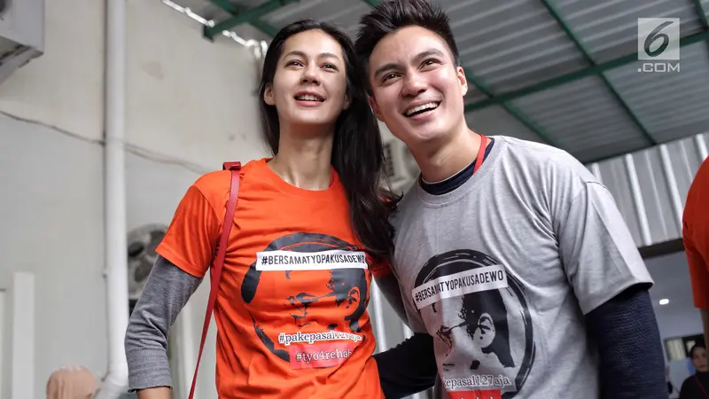 Pasangan Baim Wong dan Paula Verhoeven Beri Dukungan untuk Tio Pakusadewo