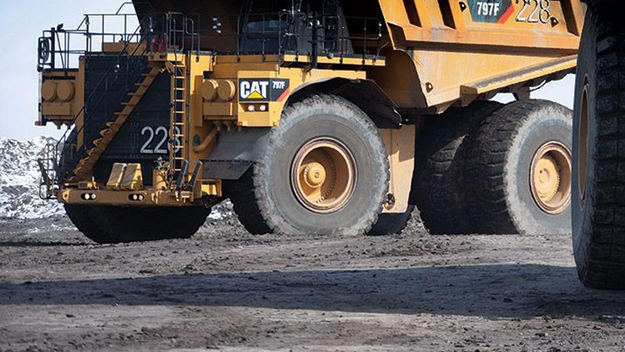 Caterpillar 797 adalah sebuah kendaraan yang sangat besar