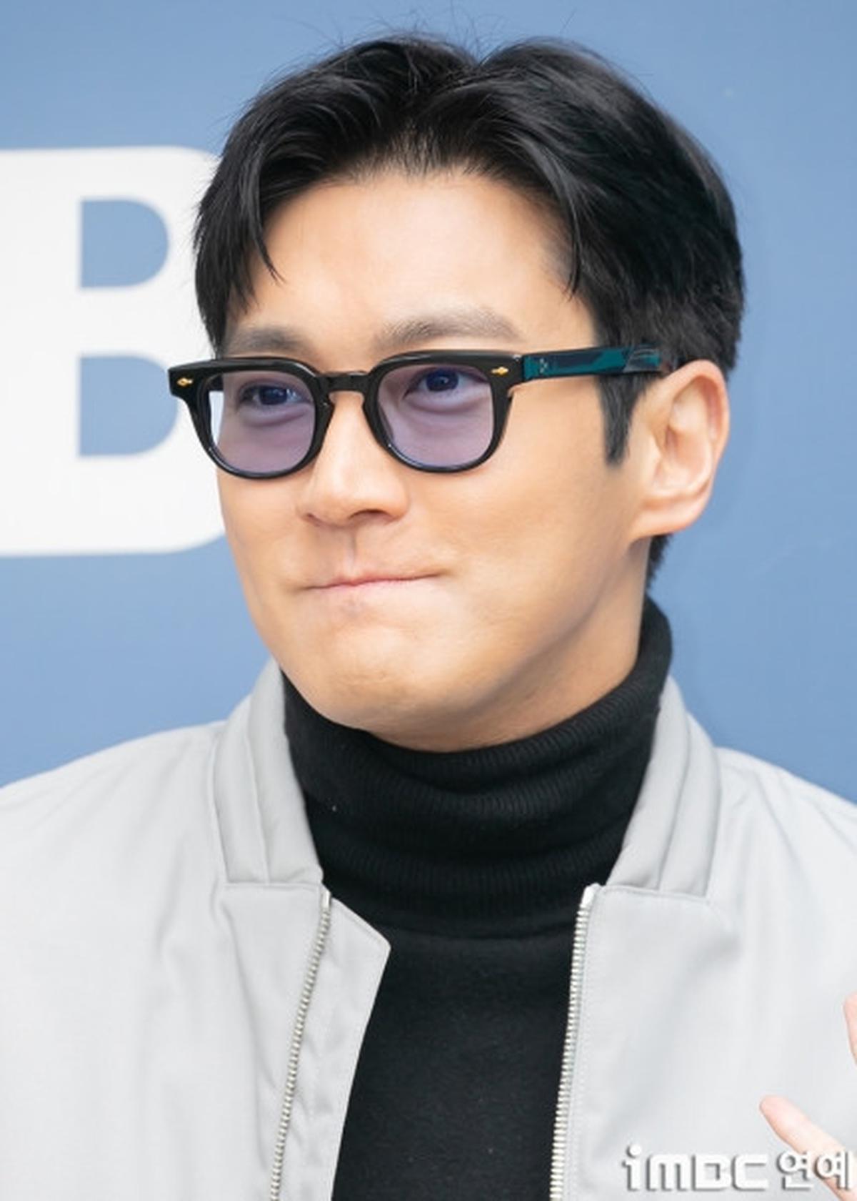 Potret Terbaru Choi Siwon Senyumnya Mirip Rafathar