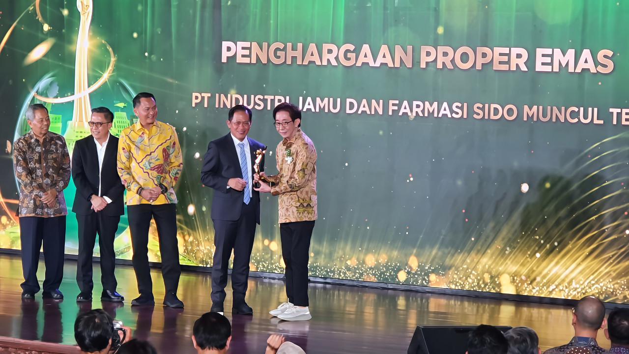 Sido Muncul Sabet PROPER Emas Keenam Beruntun, Irwan Hidayat Kembali Raih Green Leadership