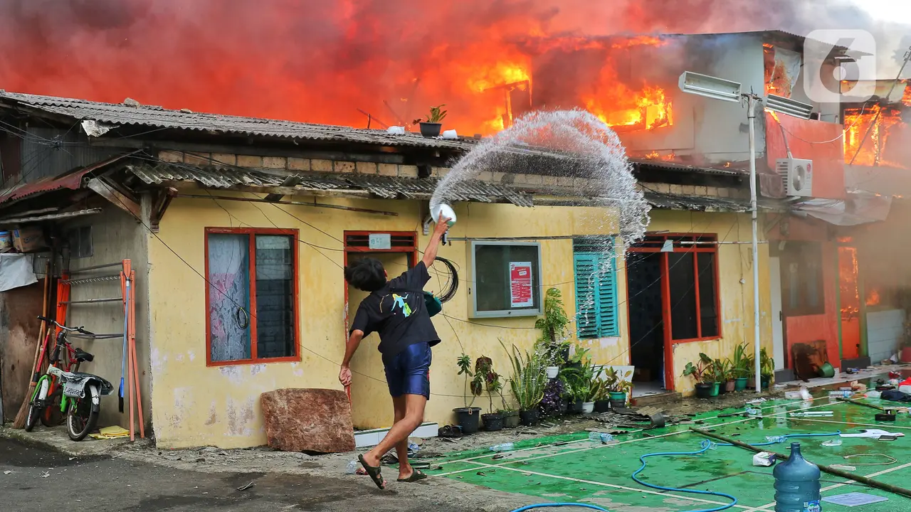 Ilustrasi Rumah Kebakaran