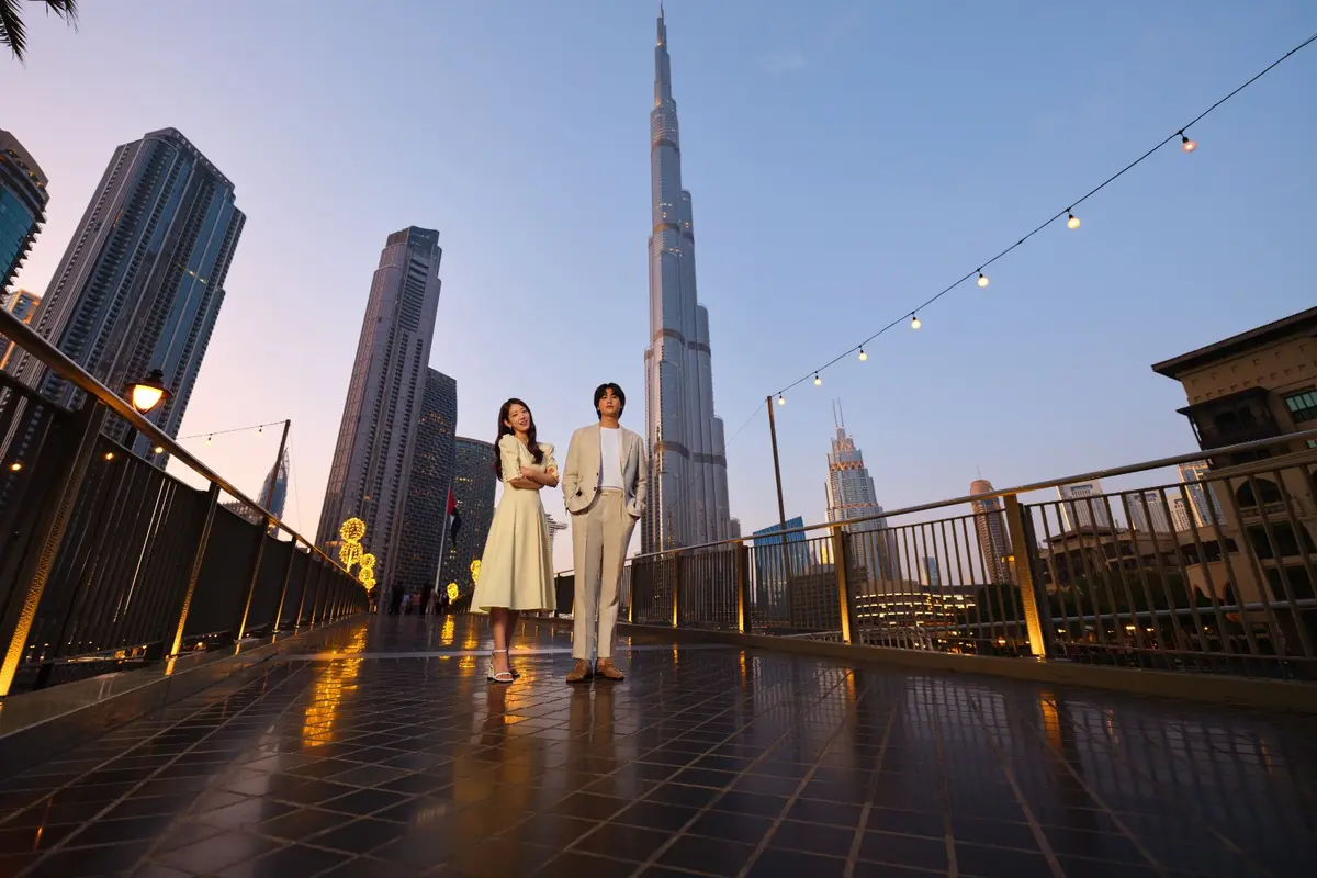 6 Potret Reuni Park Shin-hye dan Park Hyun-sik Jadi Wajah Kampanye Global Dubai, Bestie Tampil Kompak