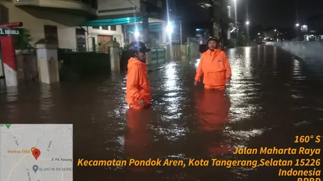 Hujan dengan intensitas tinggi yang mengguyur Kabupaten Tangerang Selatan, Provinsi Banten, pada Senin, (3/3/2025) malam menyebabkan banjir di lima kecamatan.