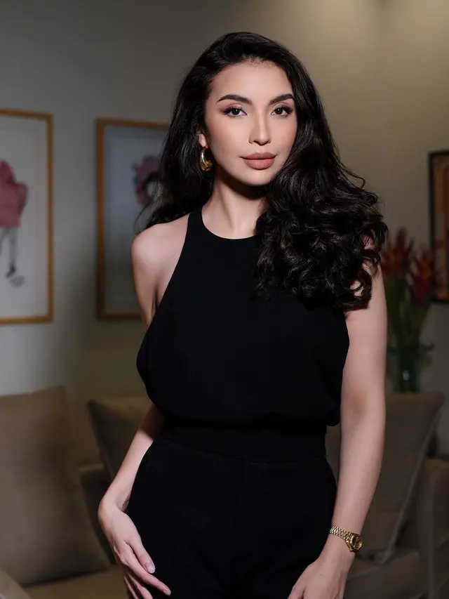 Potret Terbaru Manohara Ikuti Tren Latte Makeup Look, Stunning!