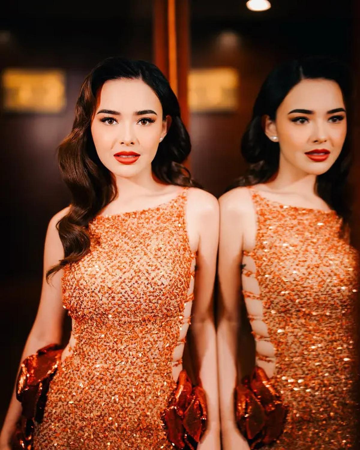 6 Potret Amanda Manopo di Galprem Film Baru, Diduga Dapat Bunga dari Arya Saloka