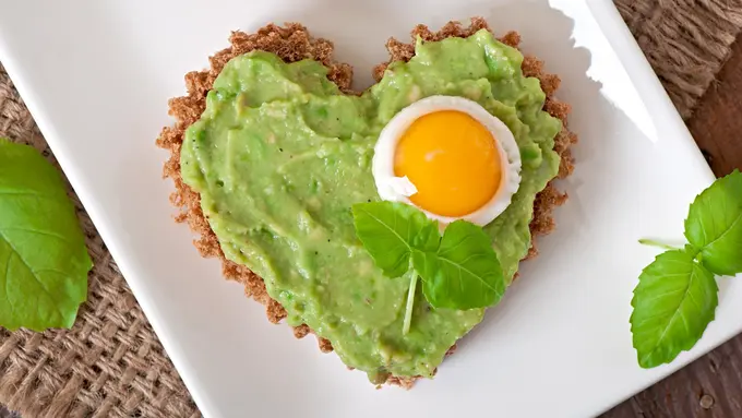 Inspirasi Menu Berbuka, Buckwheat Pancake Gurih dengan Topping Alpukat yang Creamy