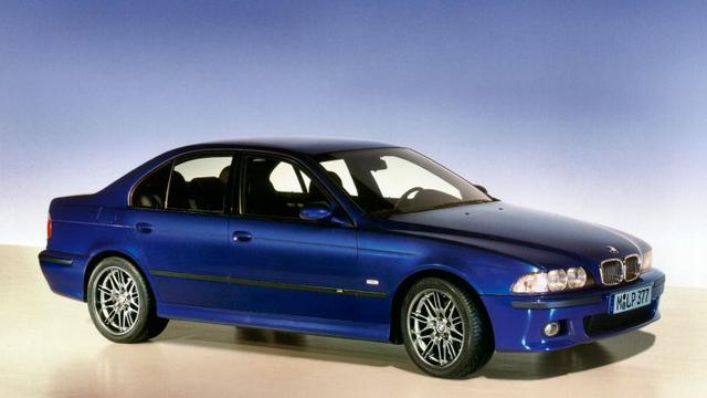 Jangan Diremehkan, 5 Sedan Keluarga Ini Punya Performa Bengis