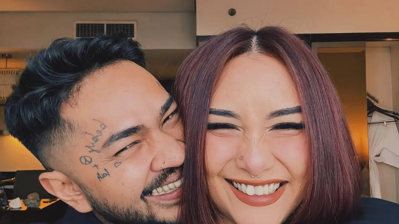 Onadio Leonardo bersama istri (Instagram/onadioleonardo_official)