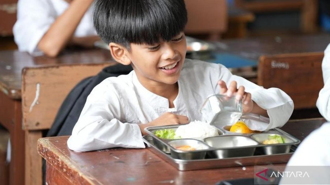Program Makan Bergizi Gratis dan Ayam Katsu Tingkatkan Semangat Belajar Siswa di Bogor