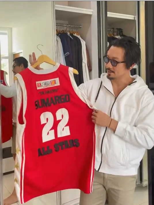 Denny Sumargo Lelang Jarsey (Instagram/sumargodenny)