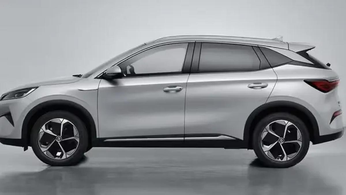 Teaser BYD Atto 3 yang beredar di pasar Tiongkok.