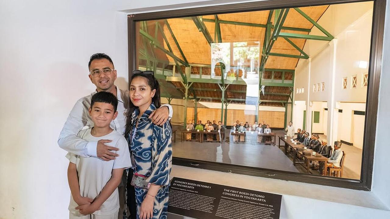 Momen Seru Raffi Ahmad, Nagita Slavina, dan Rafathar Liburan ke Museum Benteng Vredeburg