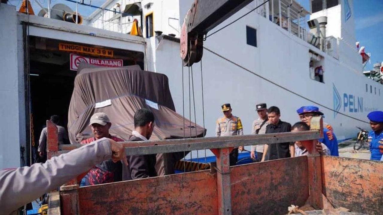 Mabes Polri Kirim 220 Personel Tambahan dan Logistik untuk Misi Kemanusiaan di Aceh