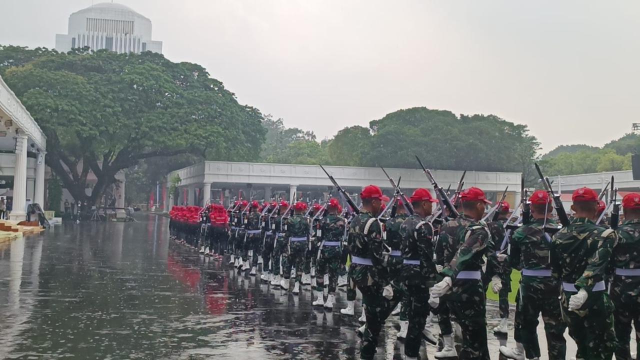 Mengintip Aksi Paskibraka Nasional di Istana, Bentuk Formasi Khusus Angka 80 saat Gladi Bersih