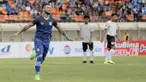 Striker Persiba, Marlon Da Silva, merayakan gol yang dicetaknya ke gawang Persela pada laga Piala Presiden 2017 di Stadion Si Jalak Harupat, Jawa Barat, Senin (6/2/2017). Persiba menang 1-0 atas Persela. (Bola.com/Peksi Cahyo)