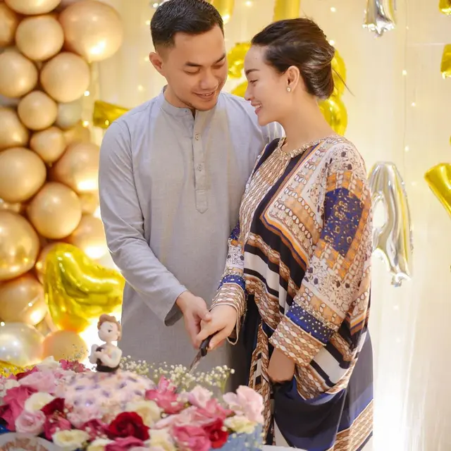 Melahirkan Anak Pertama, Ini 7 Potret Perjalanan Kehamilan Zaskia Gotik