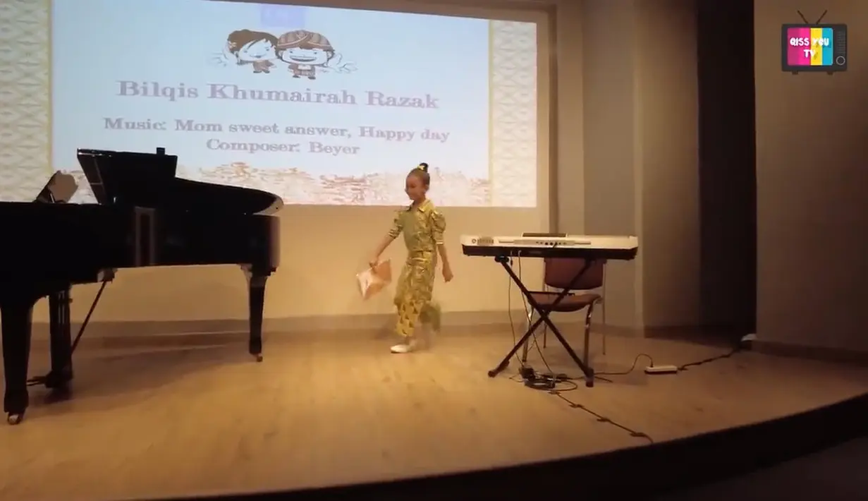 Meski usianya 10 tahun, Bilqis Khumairah Razak sudah berani tampil didepan publik dan disaksikan banyak orang. [Instagram/Qiss You TV]