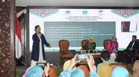 Shahnaz Haque saat talkshow Peningkatan Indeks Literasi Masyarakat (PILM) di Pendopo Lokatantra Kabupaten Lamongan, Senin (28/8/2023). (Liputan6.com/ Dok Ist)