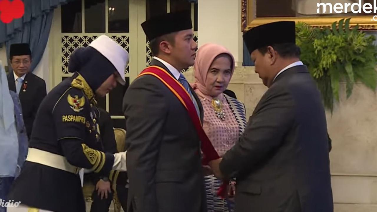 VIDEO: Teddy Ditemani Sang Ibunda, Dapat Tanda Kehormatan Paling Disiplin Tegas dan Setia