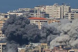 Serangan udara Israel di pinggiran selatan ibu kota Lebanon, Beirut, menewaskan sedikitnya empat orang dan melukai 30 lainnya pada Minggu, 5 April 2026. (Foto: Antara)