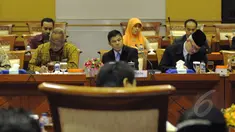 Suasana Rapat Dengar Pendapat di Ruang Rapat Komisi lll, Jakarta, Kamis (9/4/2015). Rapat tersebut membahas pendapat dari KPK dan PPATK mengenai calon Kapolri Badrodin Haiti jelang fit dan propertest. (Liputan6.com/Andrian M Tunay)