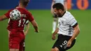 Kevin Volland. Striker berusia 28 tahun ini terakhir kali memperkuat Timnas Jerman saat laga persahabatan kontra Italia pada 2016. Kini, dengan prestasi ciamik bersama AS Monaco dengan catatan 18 gol dan 8 assist musim ini, dirinya dipanggil kembali dalam skuat Jerman. (AFP/Federico Gambarini/Pool)
