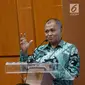 Ketua KPK Agus Rahardjo memberikan sambutan pada penandatangan Nota Kesepahaman (MoU) dengan Kementerian Pendidikan di Jakarta, Kamis (3/8). Nota kesepahaman ini merupakan bentuk dukungan terhadap upaya pencegahan korupsi. (Liputan6.com/Johan Tallo)