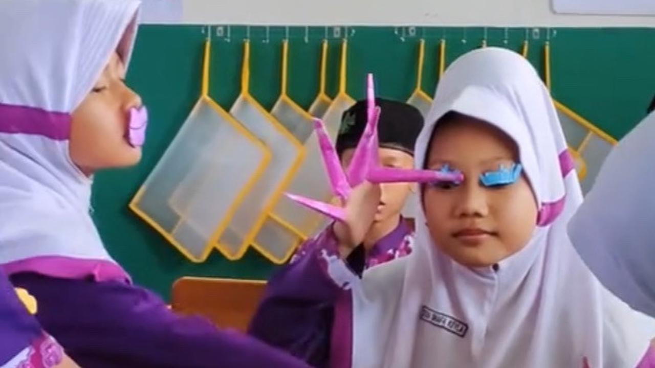 Totalitas, Aksi Siswa SD Cosplay jadi Ibu Pejabat Ini Viral Curi Perhatian