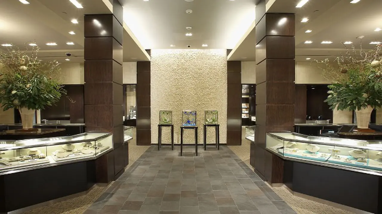 Tiffany & Co - 1