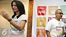 Aktris Sophia Latjuba dan Presenter Muhammad Farhan usai acara launching Duta Masyarakat untuk SDGs di Jakarta, Rabu (24/2). (Liputan6.com/Immanuel Antonius)