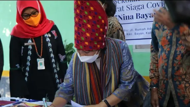 Peresmian radio sekolah perempuan Nina Bayan Lombok Utara.