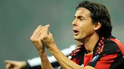 AC Milan's forward Filippo Inzaghi reacts during their Serie A football match AC Milan  vs Juventus at San Siro Stadium  in Milan on  October 30, 2010. AFP PHOTO / GIUSEPPE CACACE