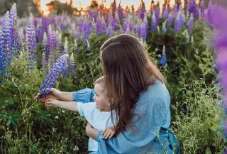 Menurut dokter perkembangan dan perilaku anak, ini waktu yang tepat mengenalkan warna pada balita. (Foto: Unsplash.com/Iiana Mikah).