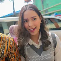 Pada sidang dengan agenda mediasi ini, Lady Nayoan juga terlihat hadir didampingi kuasa hukumnya. [Kapanlagi.com/Muhammad Akrom Sukarya]