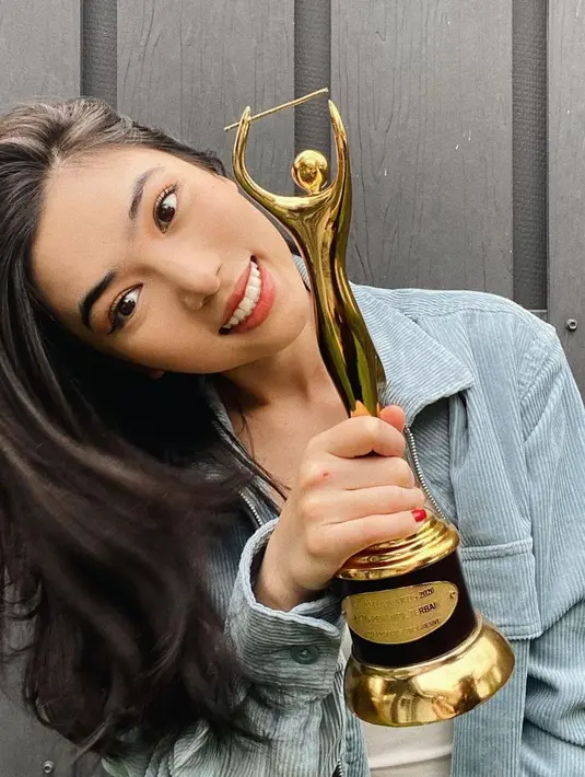 Isyana Sarasvati (Instagram/isyanasarasvati)